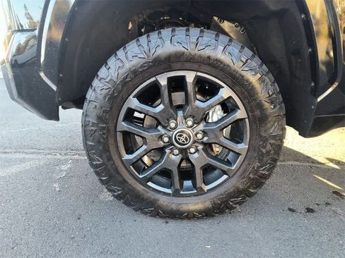 Used 2022 Toyota Tundra Platinum image 10
