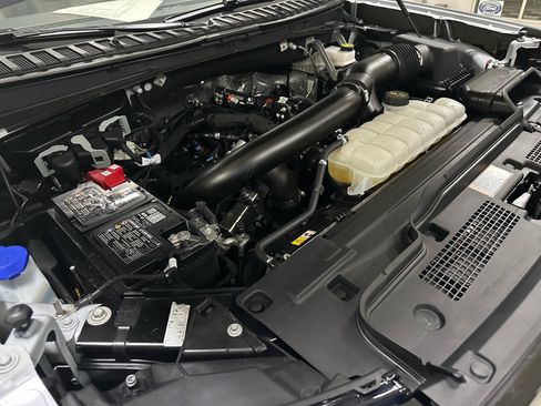 Certified 2025 Ford Expedition Active image 17