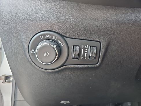 Used 2025 Jeep Compass Trailhawk AWD/4WD image 30