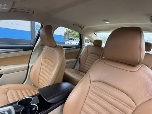 Used 2014 Ford Fusion SE FWD image 8