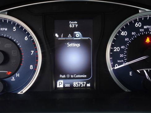 Used 2016 Toyota Camry LE image 28