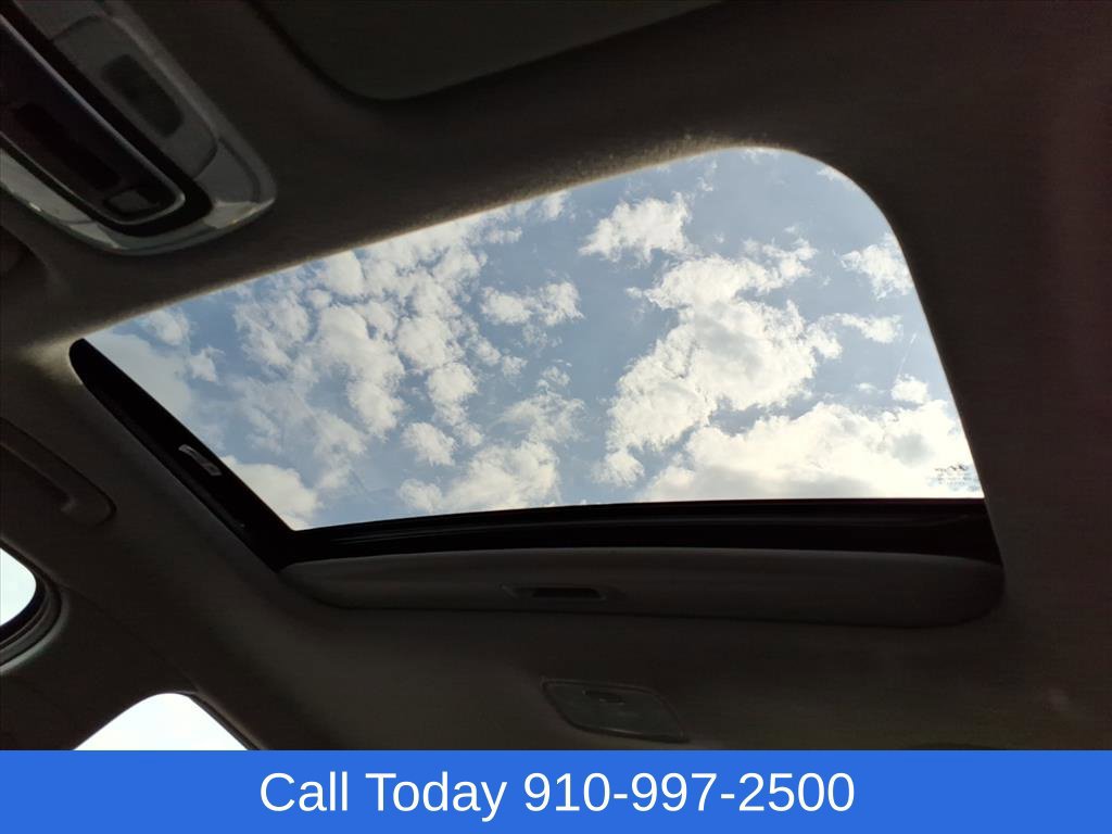 Used 2025 Hyundai Elantra SEL FWD image 6