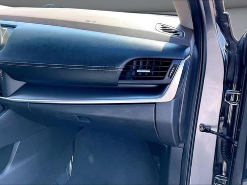 Certified 2023 Nissan Rogue SV image 26