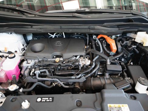 Used 2025 Toyota Sienna Platinum AWD/4WD image 27