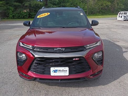 Used 2023 Chevrolet TrailBlazer RS w/ Sun and Liftgate Package AWD/4WD image 2