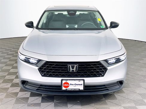 Used 2025 Honda Accord SE image 2