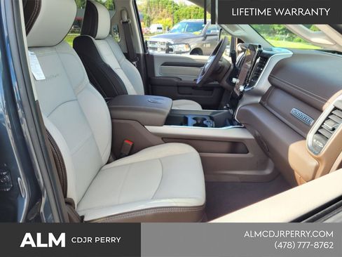 New 2026 RAM 2500 Laramie AWD/4WD image 12