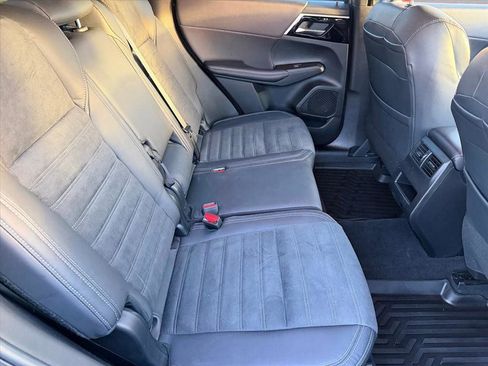 Used 2023 Mitsubishi Outlander SE Black Edition image 19