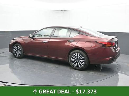 Used 2023 Nissan Altima 2.5 SV FWD image 10