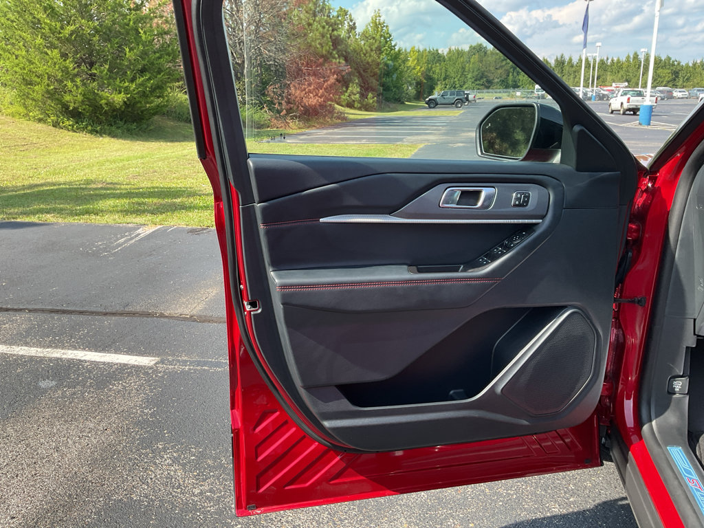 New 2026 Ford Explorer ST-Line w/ ST-Line Street Pack RWD image 10
