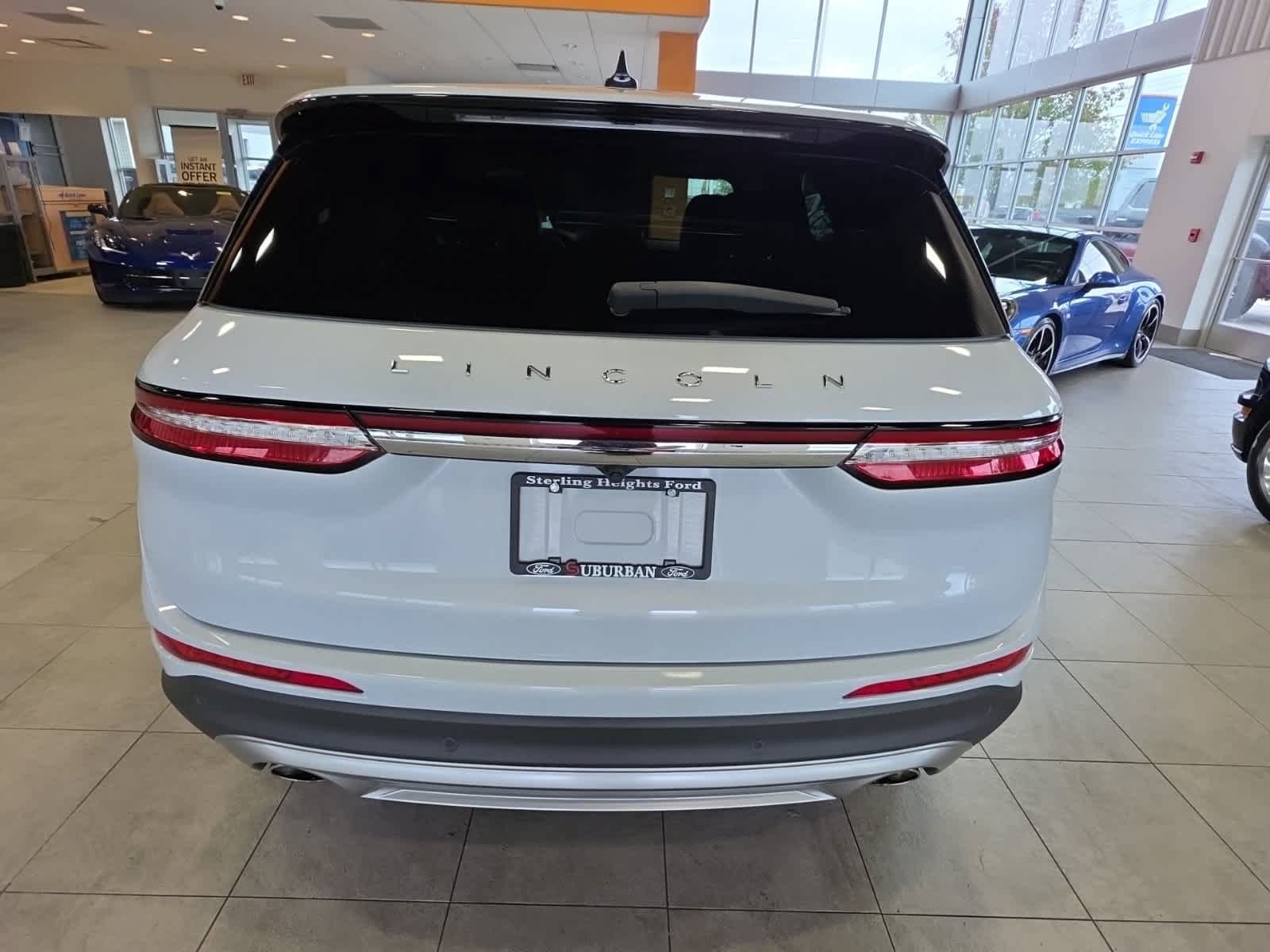 Used 2025 Lincoln Corsair AWD image 9
