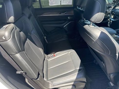 Certified 2022 Jeep Grand Cherokee L Overland AWD/4WD image 35