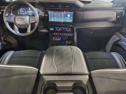 Used 2024 GMC Sierra 1500 AT4X image 17