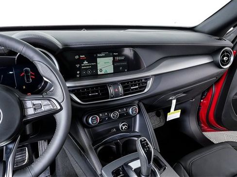 New 2025 Alfa Romeo Stelvio Sprint image 13