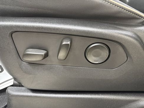 Used 2023 GMC Yukon SLT w/ SLT Premium Package AWD/4WD image 27