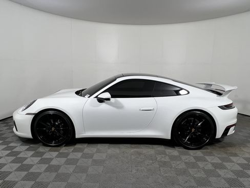 Certified 2024 Porsche 911 Carrera RWD image 2