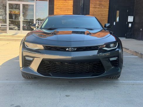 Used 2018 Chevrolet Camaro SS w/ LPO, Ground Effects Package RWD image 8