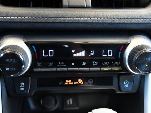 Used 2024 Toyota RAV4 XLE FWD image 26