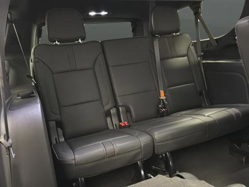 Used 2022 Chevrolet Suburban RST w/ Luxury Package AWD/4WD image 27