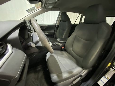 Certified 2021 Toyota RAV4 LE w/ Carpet Mat Package (TMS) image 10