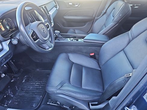 Used 2020 Volvo V60 T5 Cross Country w/ Protection Package Premier image 33