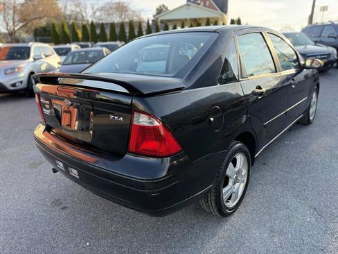 Used 2005 Ford Focus SES FWD image 7
