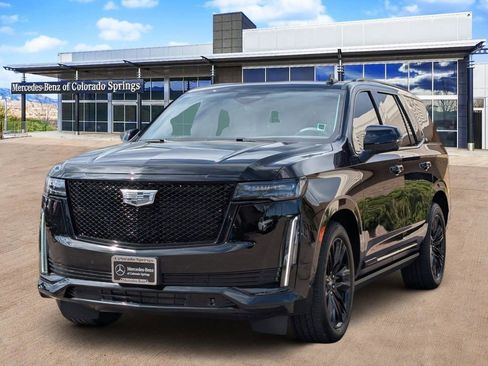 Used 2024 Cadillac Escalade Sport Platinum w/ Heavy-Duty Trailer Package AWD/4WD image 3
