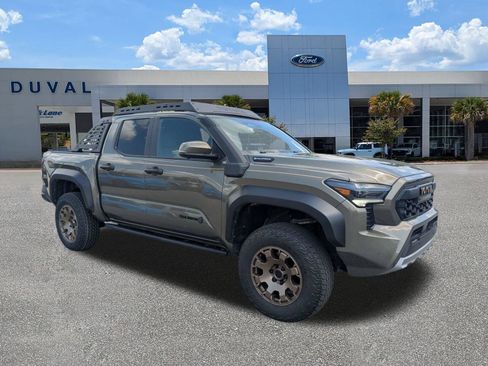 Used 2025 Toyota Tacoma 4x4 Double Cab Hybrid image 2