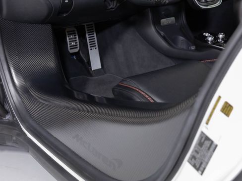Used 2022 McLaren GT image 41