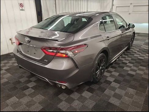 Used 2024 Toyota Camry SE image 4