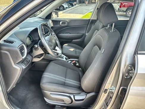 Used 2026 Hyundai Venue SEL FWD image 11