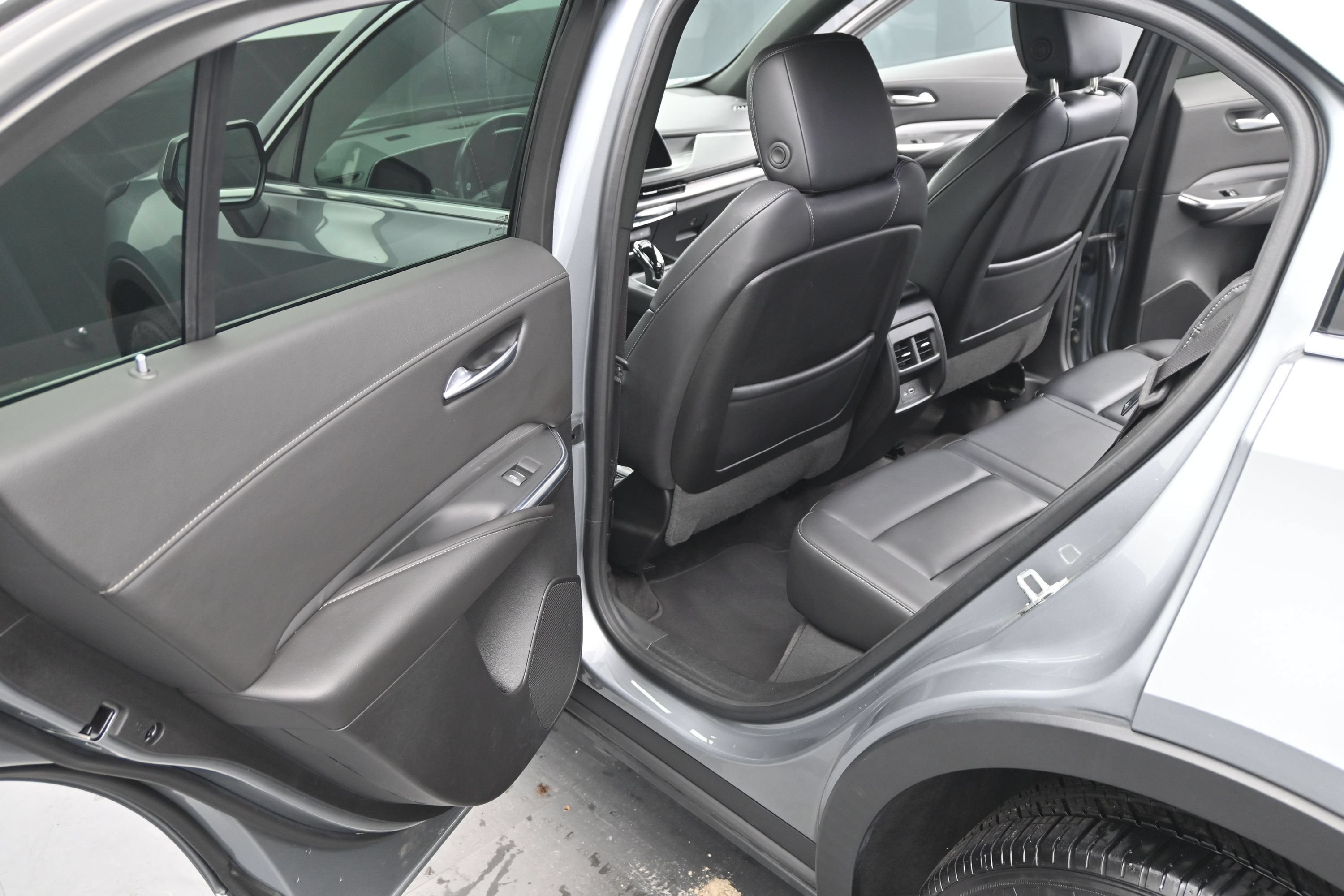 Used 2024 Cadillac XT4 Premium Luxury FWD image 15