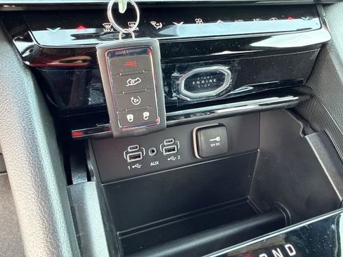 New 2026 Jeep Grand Cherokee L Limited w/ Limited Altitude Package AWD/4WD image 32