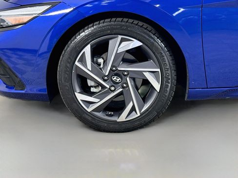 Used 2024 Hyundai Elantra Limited FWD image 38