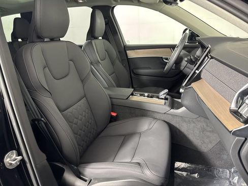 Used 2025 Volvo XC90 B6 Plus AWD/4WD image 12