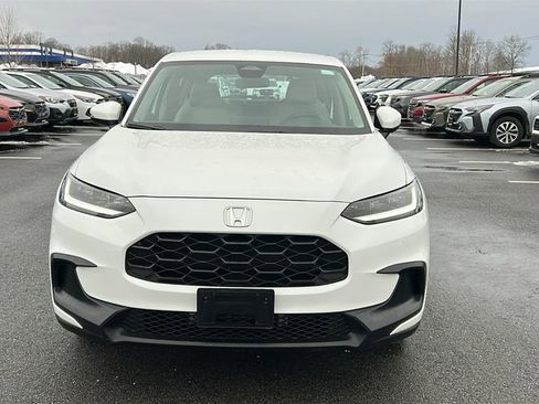 Used 2023 Honda HR-V LX image 2