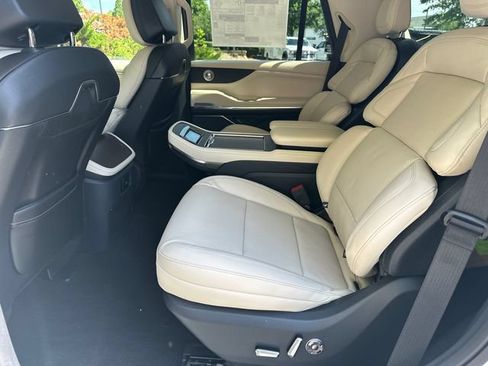 New 2027 Lincoln Navigator Reserve AWD/4WD image 20