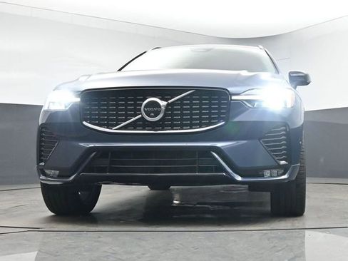 Used 2023 Volvo XC60 B5 Ultimate w/ Protection Package Premier image 11