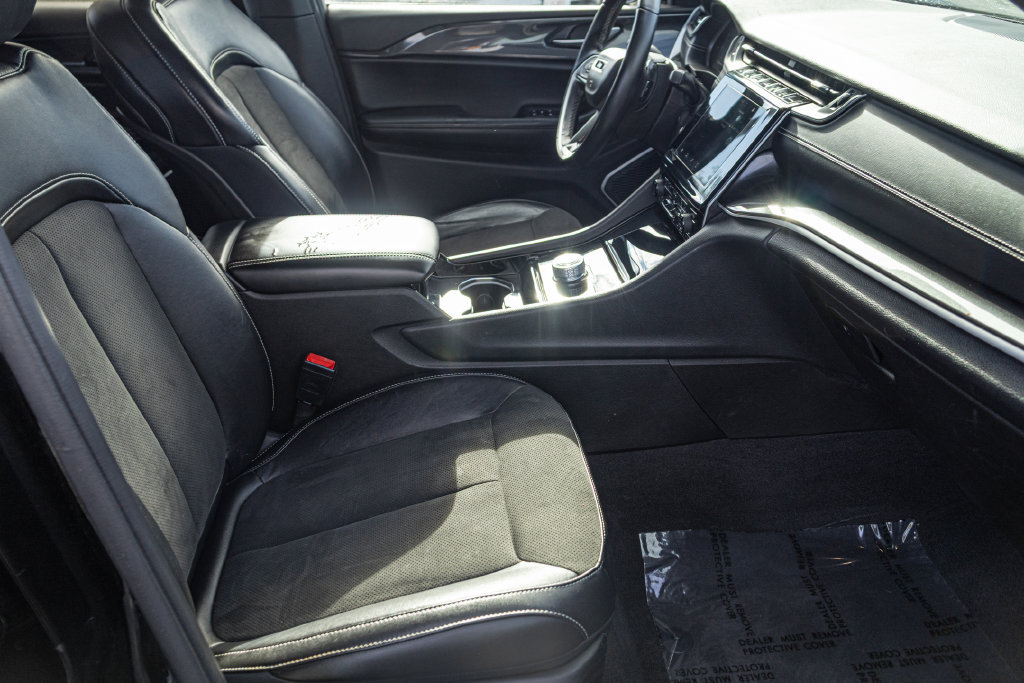 Used 2021 Jeep Grand Cherokee L Laredo AWD/4WD image 31