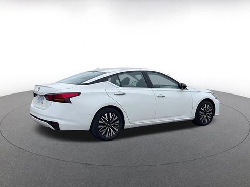 Used 2025 Nissan Altima 2.5 SV image 15