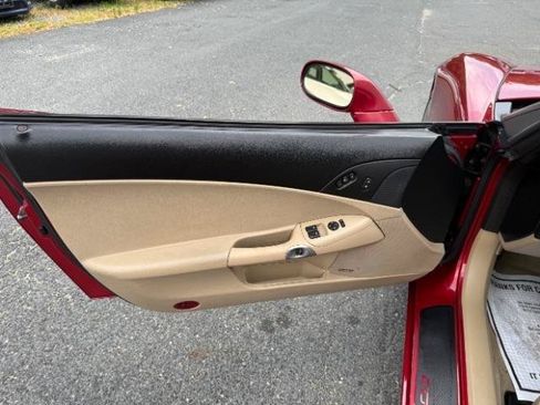 Used 2005 Chevrolet Corvette Convertible w/ Preferred Equipment Group RWD image 14