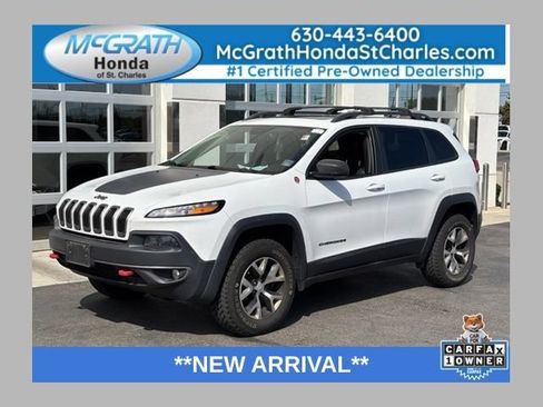 Used 2017 Jeep Cherokee Trailhawk AWD/4WD image 1