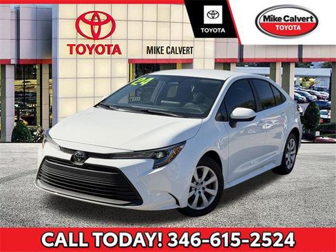 Certified 2024 Toyota Corolla LE image 1