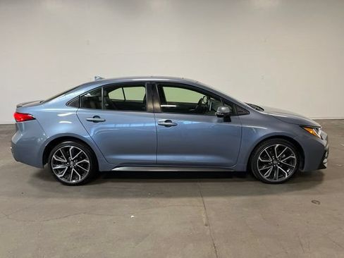 Used 2022 Toyota Corolla XSE FWD image 2