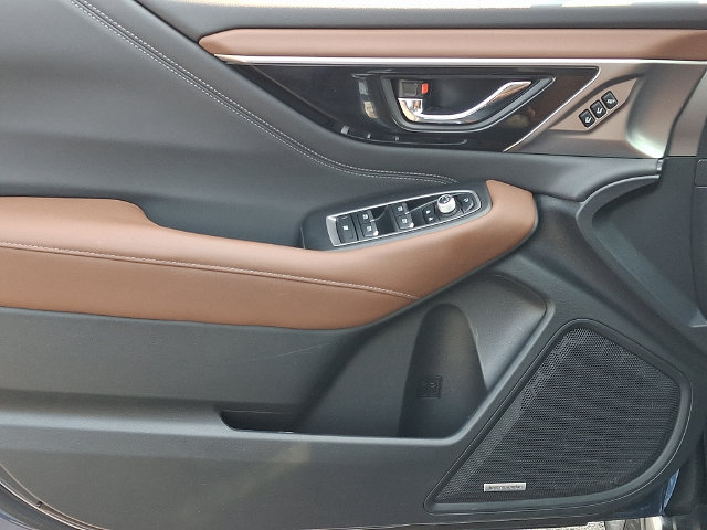 Used 2022 Subaru Outback Touring AWD/4WD image 13