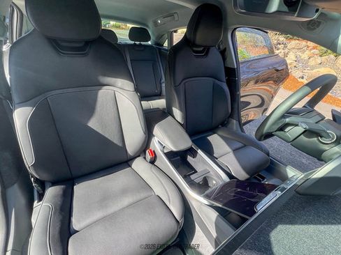 Used 2025 Lucid Air Grand Touring image 22