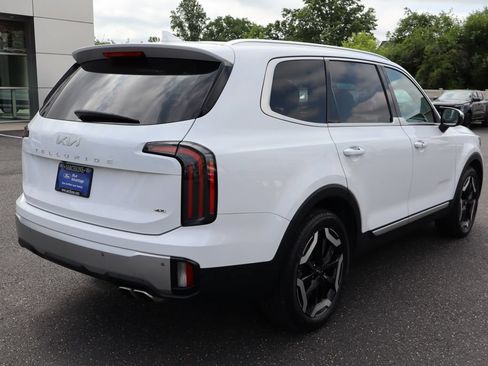 Used 2023 Kia Telluride EX w/ EX Captain's Chair Package AWD/4WD image 3