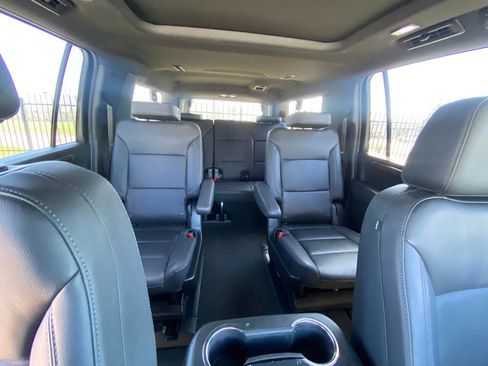 Used 2025 Chevrolet Suburban LT w/ Comfort Package image 22