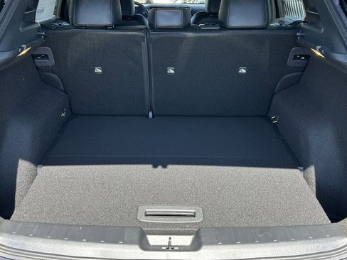 New 2025 Nissan Kicks SR image 16