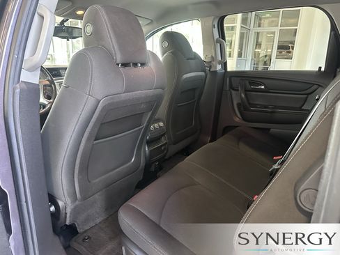 Used 2015 GMC Acadia SLE FWD image 28
